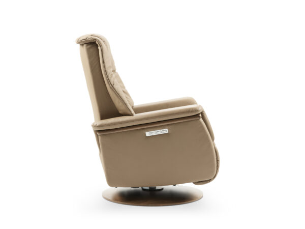 Max - Image 12